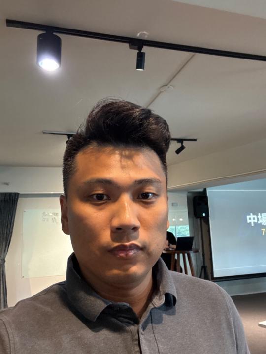 陳 力瑋