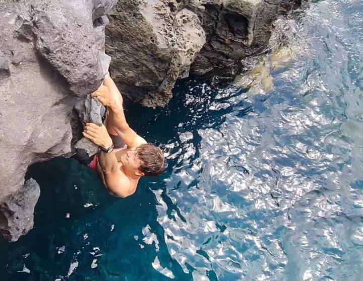 Alex Martínez Company