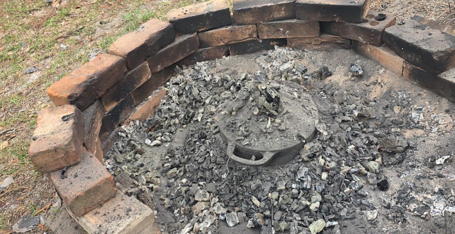 Outdoor Dutch oven baking