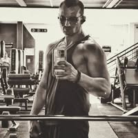 Julien La glu