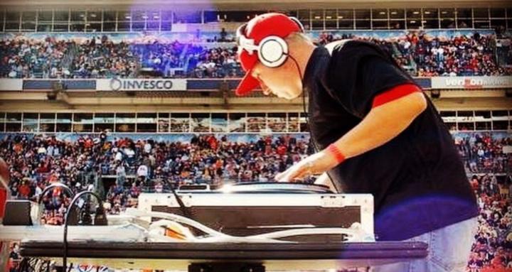Steel Wheels DJ Acedemy