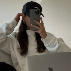 Emily Ava