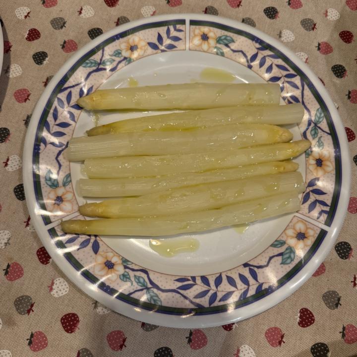 Espárragos blancos frescos 