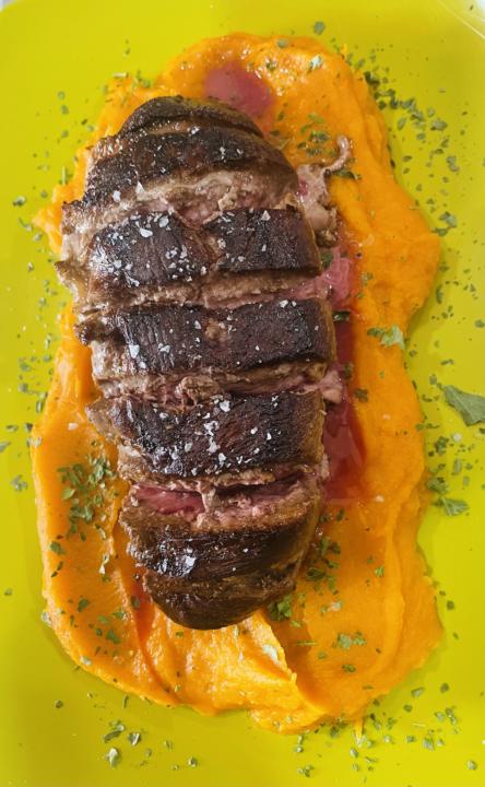 Magret de Pato con puré de boniato, BRUTAL