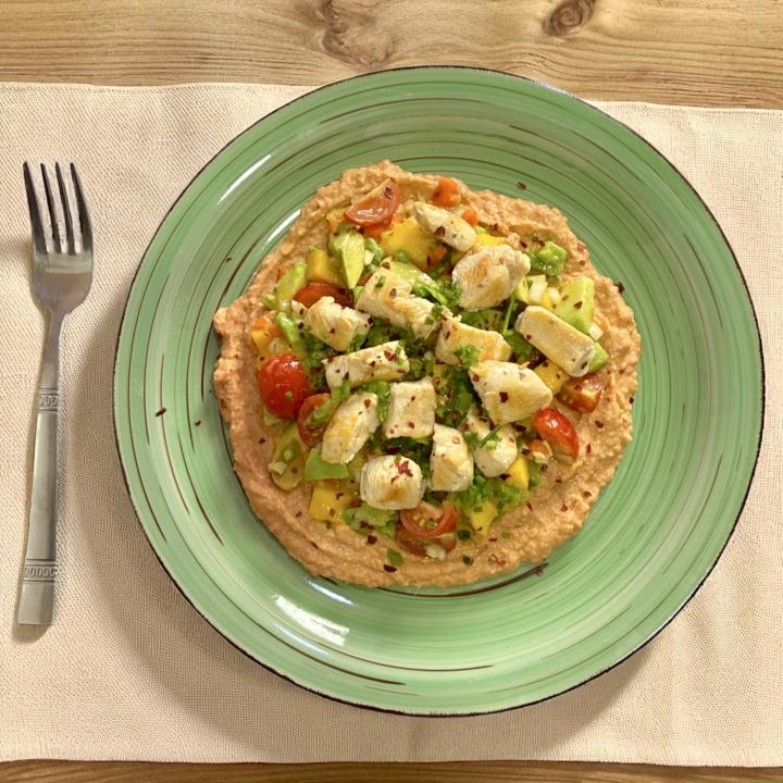 Hummus con tomates asados 