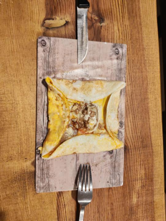 CREP DE AVENA CON QUESO DE CABRA Y HUEVO