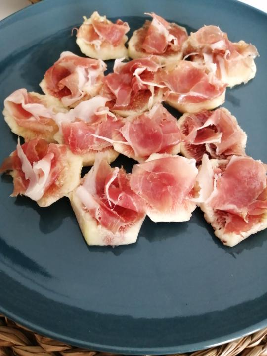Carpaccios de higos con jamón 