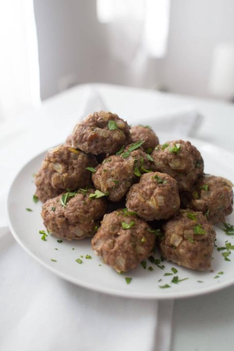   Meatballs   Pronunciation: /ˈmiːt.bɔːlz/ 