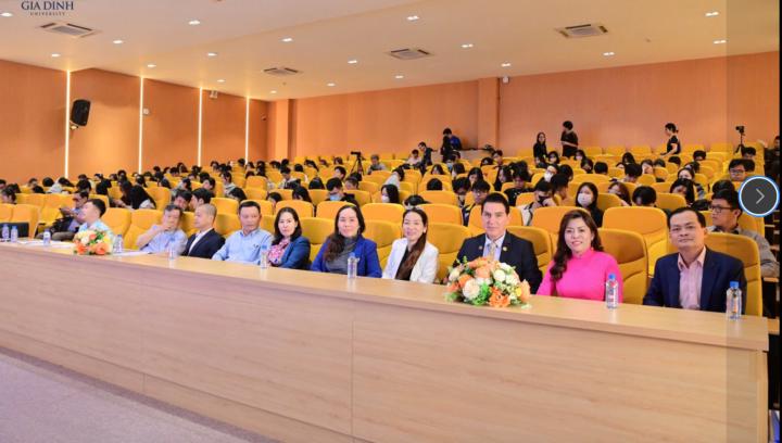 🎤 TALKSHOW KHỞI NGHIỆP – TỪ Ý TƯỞNG ĐẾN THỰC THỊ 🎓