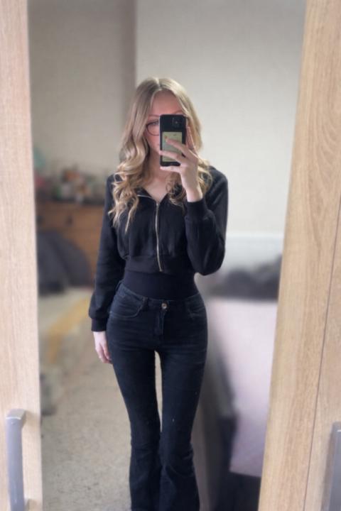 Charlotte Lewis