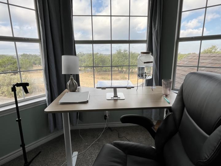 Welcome! Introduce yourself + share a pic of your workspace 🎉