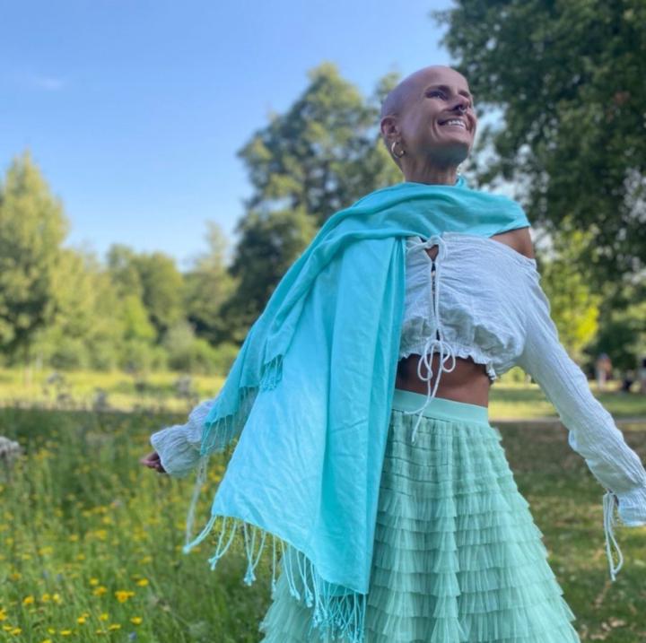 Psychic Medium Akura.