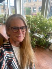 Holly Williams