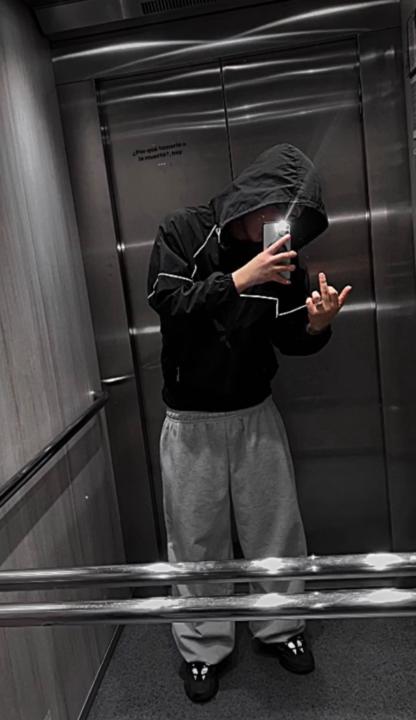 Daniel J Alejandro F