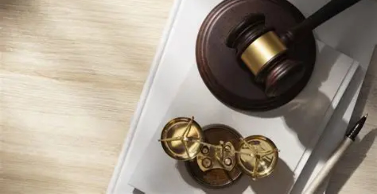 SENTENCIAS Y RESOLUCIONES