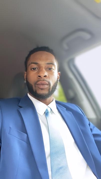 Tray Holt