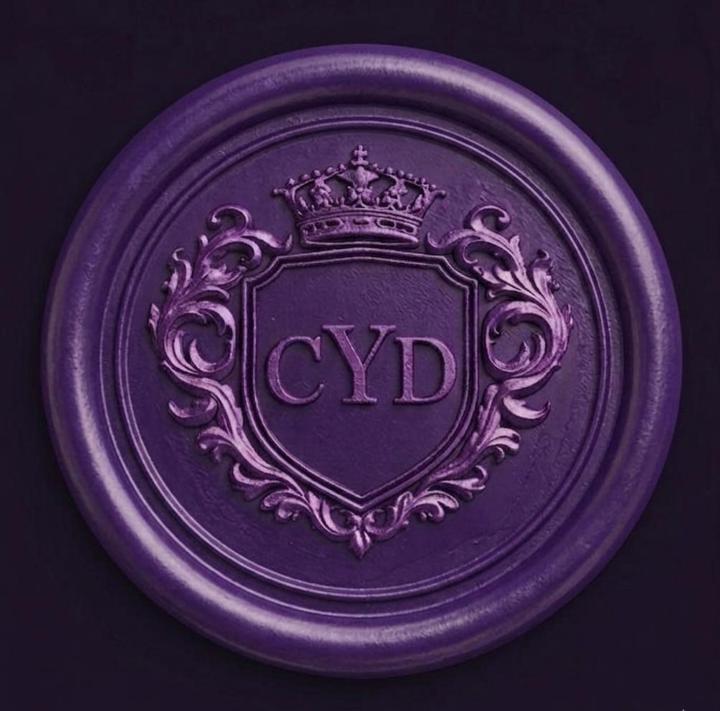 Cyd E a