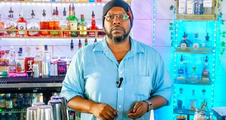 UR Favr8 Bartending Skool