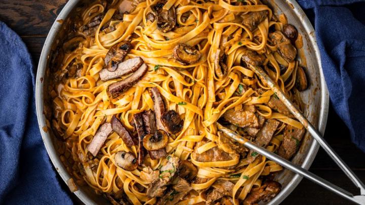 This Creamy Steak Mushroom Pasta Is The Best Pasta I've Ever Made
