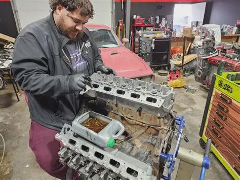 Rebuilding a top end on the infamous For V10 Triton 3 Valve Engine