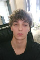 Andrew Holmes