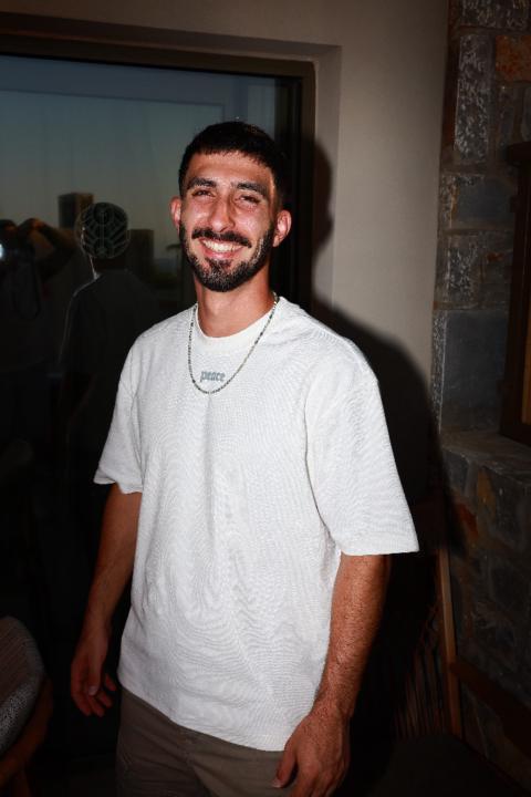 Yakir Hen