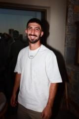 Yakir Hen