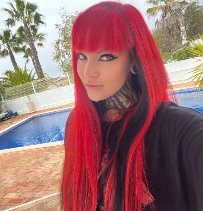 Yvette Rózsavölgyi