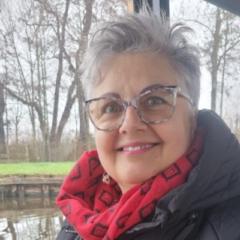Lorraine De Beer