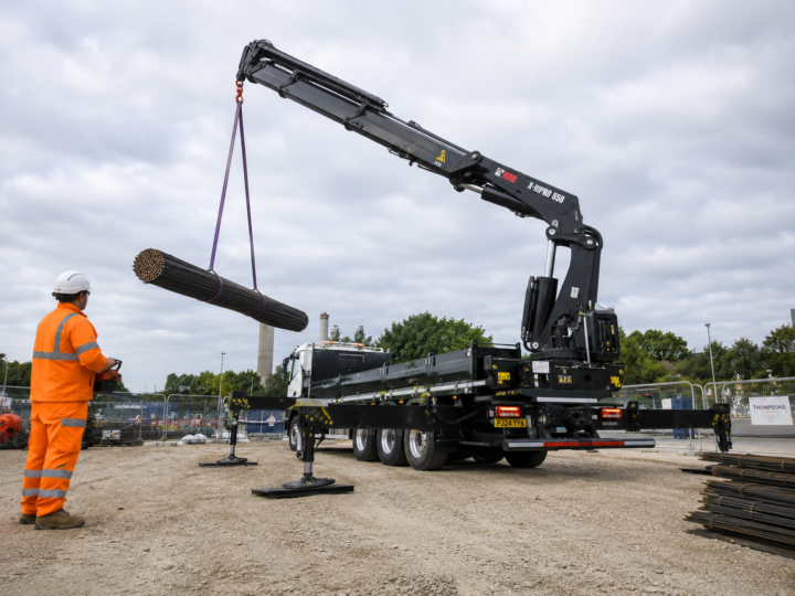 HIAB Driver Acting as Operator and Lift Supervisor Without Any Briefing  