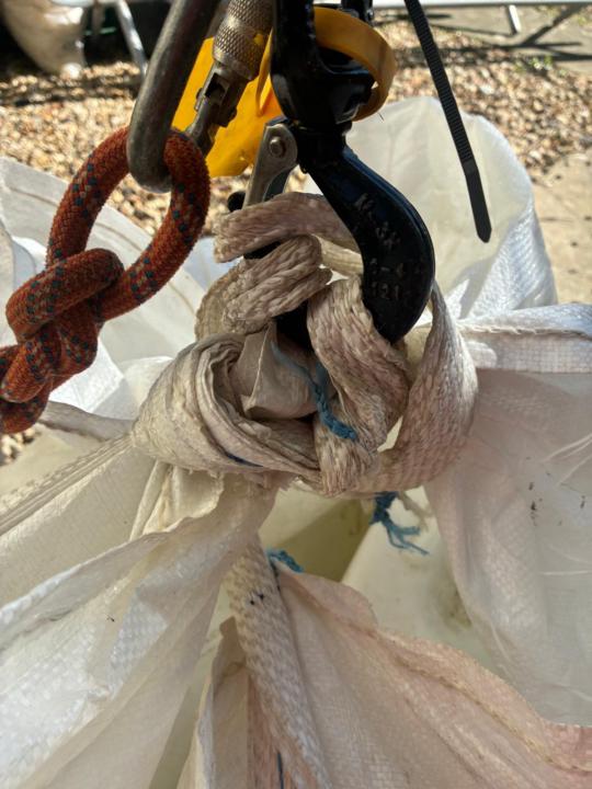 Case Study 103: Tonne Bag Secured by Knot.