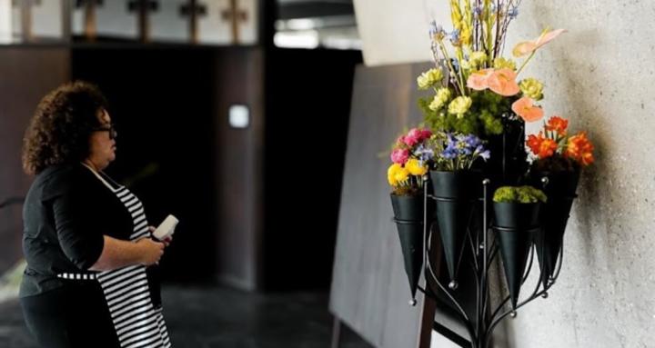 Tiffany Teaches Flowers