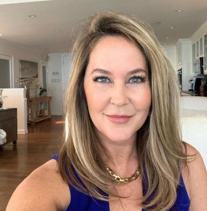 Angela Curray
