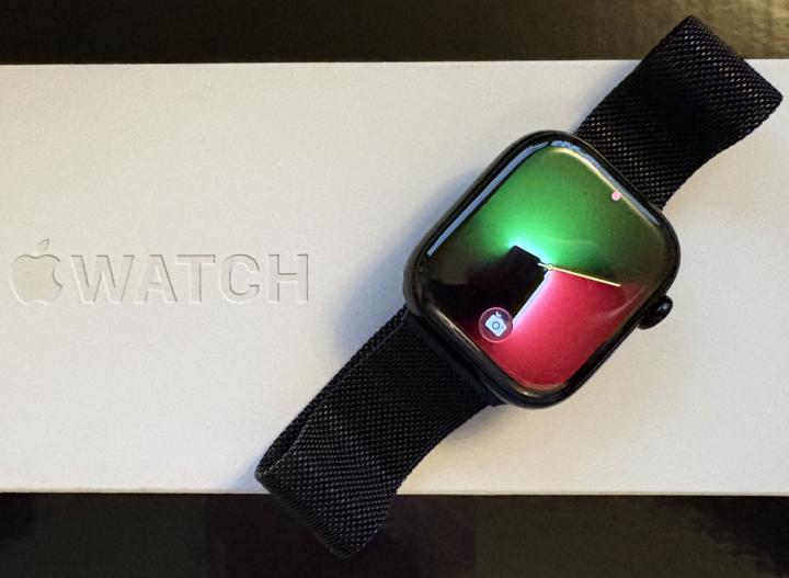 New wa… *ahem* New wrist computer!