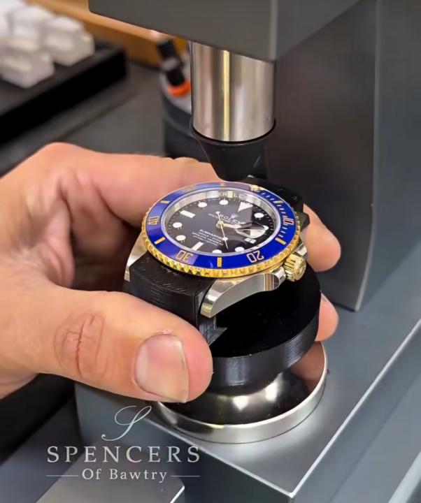 Bezel removal tool video 