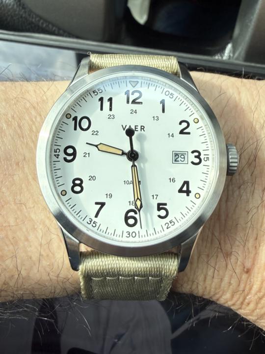 Day 29 of 30 Watch Challenge: White Dial Wednesday 