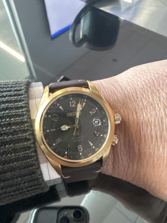 Sporting Seiko alpinist today