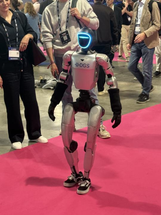 AI Week Update: Bad (Humanoid) Robot 🤖 
