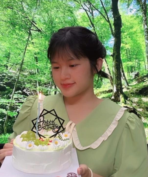 Trâm Lê Hoàn Bảo