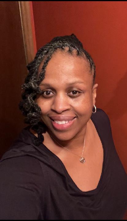 Michelle R Davis