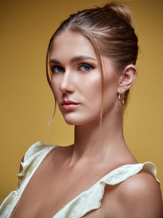 Bella Christie
