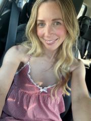 Tania Lee