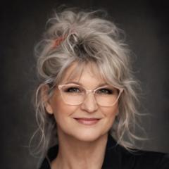 Julie Perdue