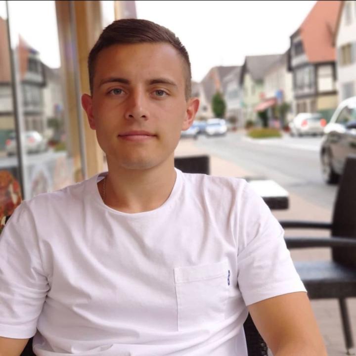 Roman Bitz