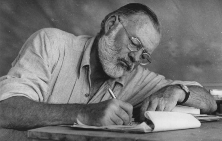 📖 MONDAY MOTIVATION (Author Story) 📖 Earnest Hemingway
