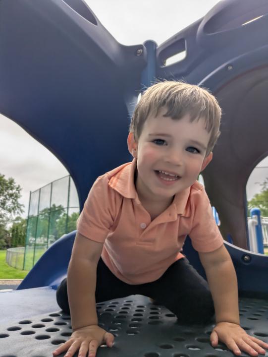 Hi! I'm a mom of 1 active toddler(it went so fast!) 
