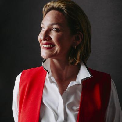 La ejecutiva Bustamante