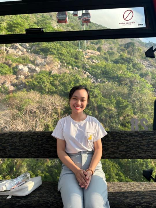 Nguyễn thị song Thương