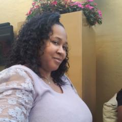 Rie Curine