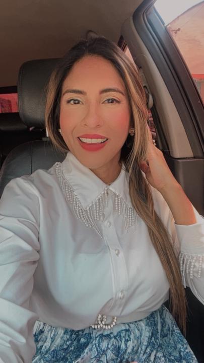 Andrea Urbina Dinuccio